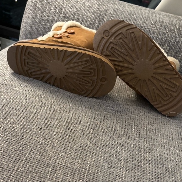 Brand new Cozy & Stylish Winter Boots 8 ( no box ) - Picture 8 of 15